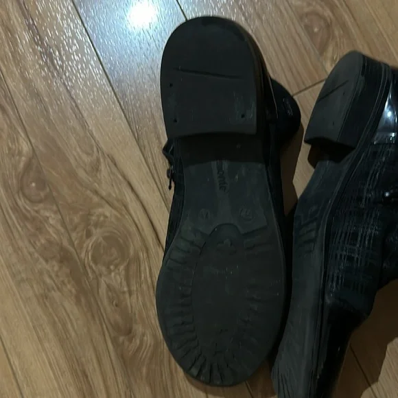 Cute boots - Picture 7 of 10